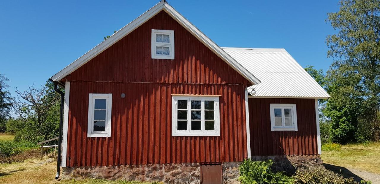 Stroenhult Farmhouse By The Lake Stronhult ภายนอก รูปภาพ